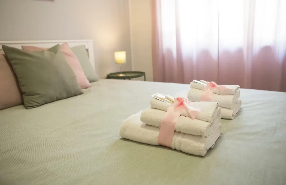 Mona Home-1